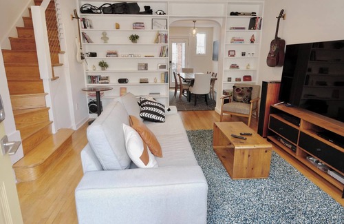 Mount Pleasant Casa | Oak St. Oasis Summary