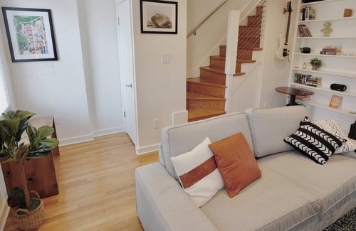 Mount Pleasant Casa | Oak St. Oasis Summary