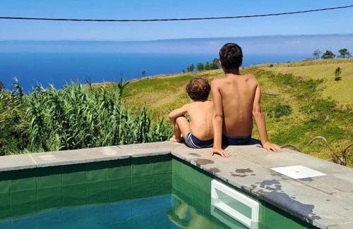 Lombada Velha Casa | Oak Tree House
