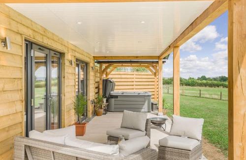 Kington Casa | Oak Tree Lodge - Uk38383