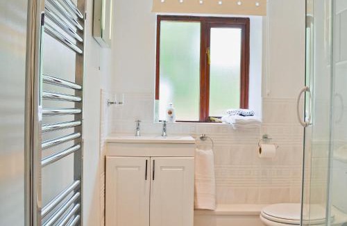 Tirabad Casa | Oak View Cottage