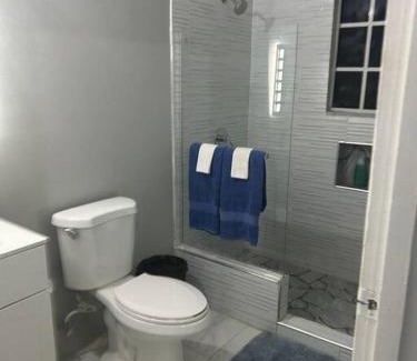 Rhyne Park Village Apartamento | Oak Villa MontegoBay2 Queen Room
