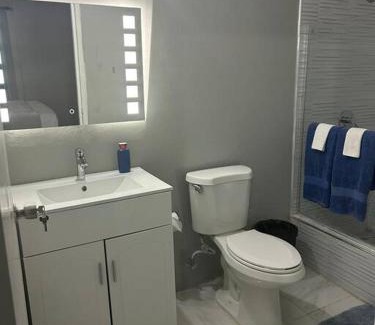 Rhyne Park Village Apartamento | Oak Villa MontegoBay2 Queen Room