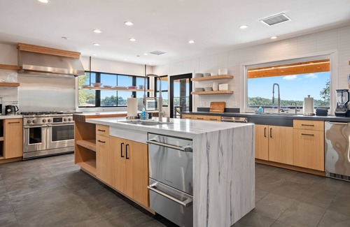 Templeton Casa | Oak & Vine Vineyard Estate - Stunning Vineyard Views!