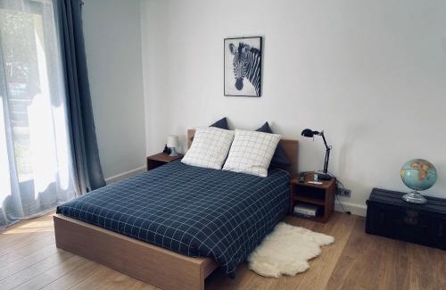 La Queue-les-Yvelines Cama Y Desayuno | Oak'Wood