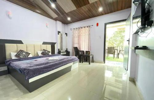 Banikhet Casa | Oak wood Homestay Banikhet