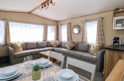Hopton Casa | Oakley Retreat
