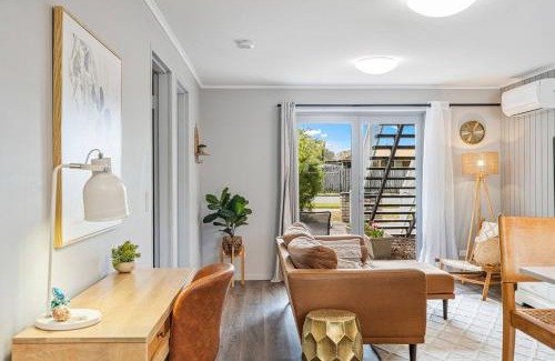 Torquay Apartamento | Oaklight on Truro - Steps to Torquay Beach and Dining