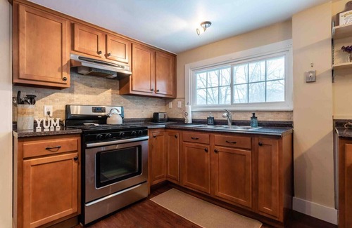 Fly Creek Casa | *Oaks Creek Manor*ON the Creek*Sleep7*4.6Miles-HOF