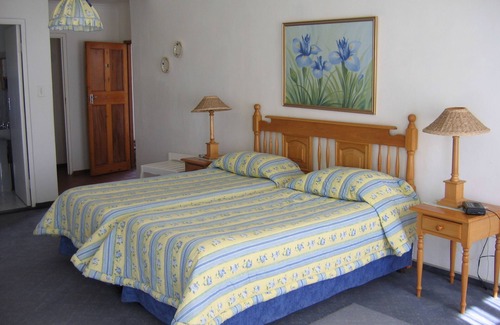 Richmond Hotel | Oaks Lifestyle Farm & Holiday Resort