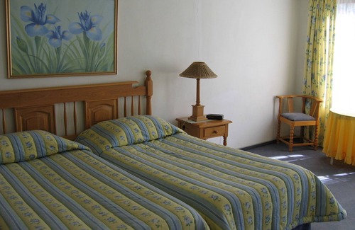 Richmond Hotel | Oaks Lifestyle Farm & Holiday Resort