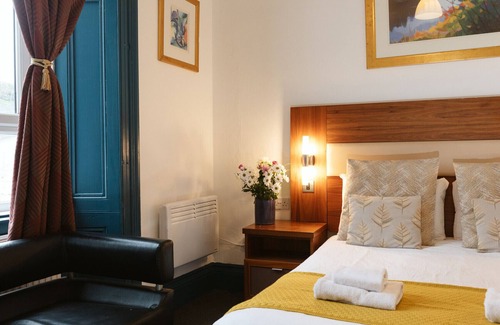 Paisley Cama Y Desayuno | Oakshaw Guesthouse - Cozy Double Room in a Central Location. R7
