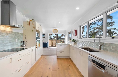 Oakura Casa | Oakura Oasis: Coastal Retreat for Relaxation