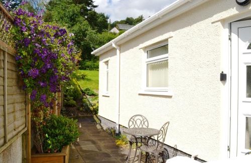 Braithwaite Casa | Oakvale - Oak Leaf