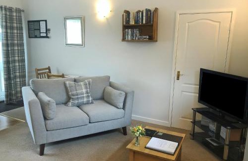Braithwaite Casa | Oakvale - Oak Leaf