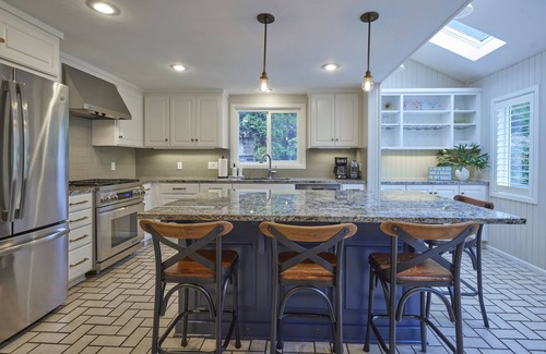 Cal Young Casa | Oakway Blissful Abode, Walk to Autzen Stadium