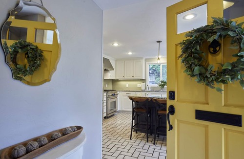 Cal Young Casa | Oakway Blissful Abode, Walk to Autzen Stadium