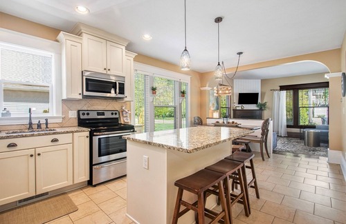 Miami Park Casa | OAR-Chard House | Family Retreat Near Lake Michigan with Fire Pit & Playset