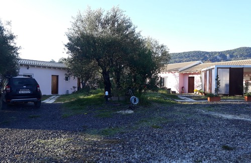 Giannades Casa | viviendo solo en el olivar, piscina, 3 km cerca del mar, lejos del turismo