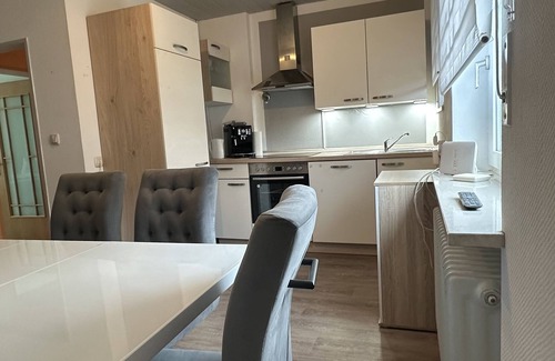 Untermeitingen Apartamento | Oase mit Parkplatz, Kaffeeautomat, Balkon und Küche