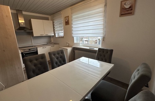 Untermeitingen Apartamento | Oase mit Parkplatz, Kaffeeautomat, Balkon und Küche