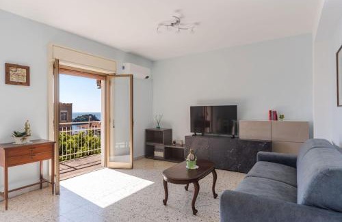 Aci Trezza Apartamento | Oasi Azzurra Seaview by Wonderful Italy