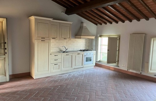 Altopascio Apartamento | Oasi di Pace e Tranquillità con Piscina,campo da Tennis,uliveti,vigneti Frutteti