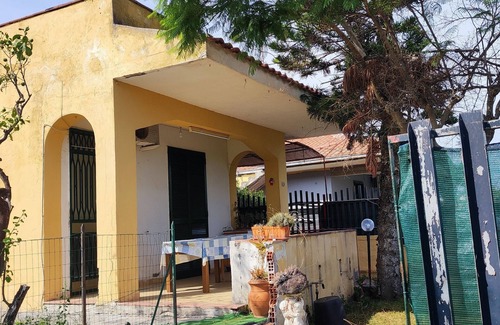 Contrada Pantano d'Arci Casa | Oasi Marina: Tranquilla Villetta Immersa nel Verde a 2 Passi dal Mare