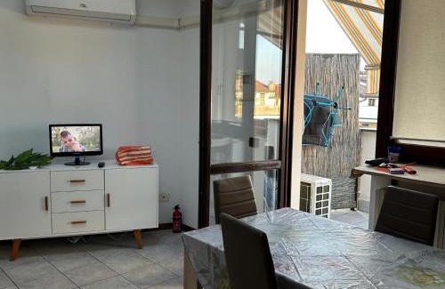 Brebbia Apartamento | Oasi Sole Laghi with Pool