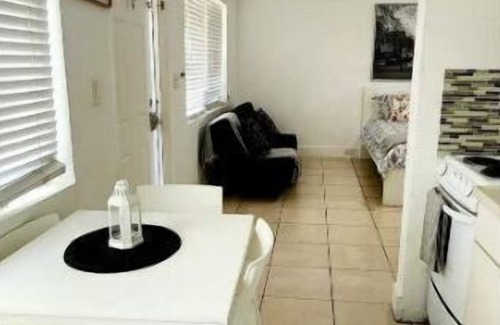 Highland Garden Casa | oasis at hollywood ll unit 8-sleeps 3