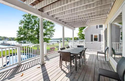 Annapolis Casa | Oasis by the Bay - Waterfront Heated Pool Hot Tub