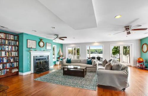 Annapolis Casa | Oasis by the Bay - Waterfront Heated Pool Hot Tub