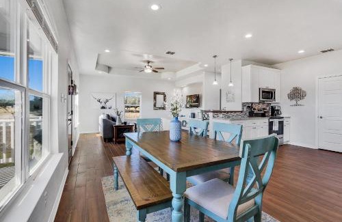 Canyon Lake Casa | Oasis by the Lake