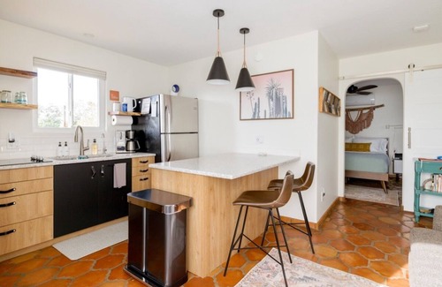 Orange Ranch Estates Casa | Oasis Casita: Luxe Guest House on Peaceful 4 Acres, Hot Tub