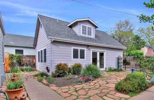 East Sacramento Casa | Oasis East Sac Charming Home with Saltwater Pool and Casita