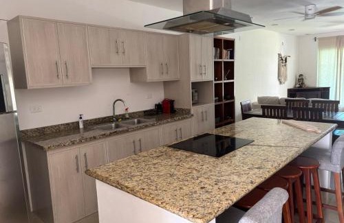 Puerto Aventuras Apartamento | Oasis facing the lagoon