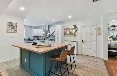 Riverside Heights Casa | Oasis Group Retreat, Pool, Hot Tub, Outdoor Fun for Up to 16 Guests