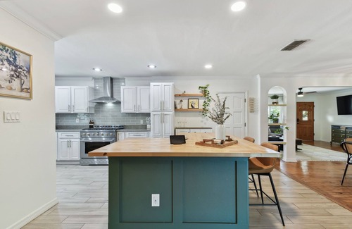 Riverside Heights Casa | Oasis Group Retreat, Pool, Hot Tub, Outdoor Fun for Up to 16 Guests