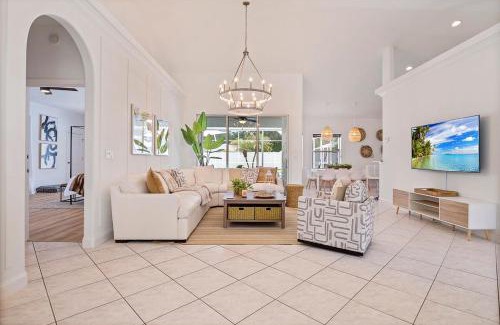 Palm Coast Casa | Oasis Heated Pool Spa Fenced Yard Bicycles