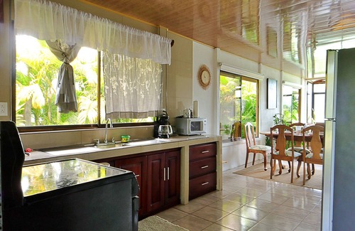 El Fósforo Apartamento | Oasis House with Soaking tub - Volcano & Lake views