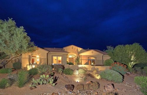 Pinnacle Peak Casa | Oasis en el desierto cerca de rocas de prestigio con piscina climatizada, todo en una sola planta