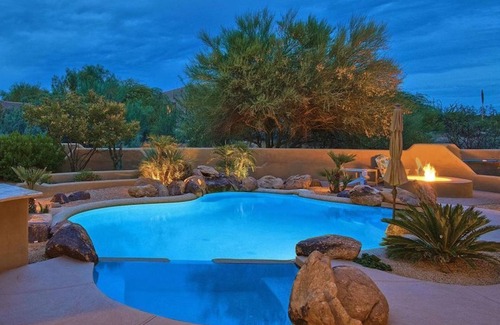 Pinnacle Peak Casa | Oasis en el desierto cerca de rocas de prestigio con piscina climatizada, todo en una sola planta
