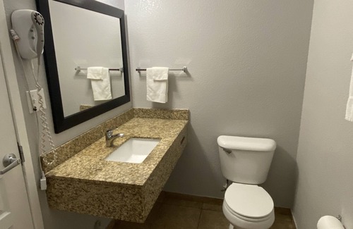 Southwestern Sacramento Hotel | Oasis Inn Sacramento - Elk Grove