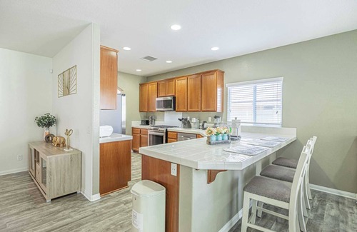 Palmdale Casa | Oasis of Comfort on Alton Drive – Spacious 4BR Home for 30+ Day Stays #41892