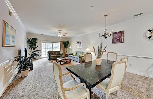 Central Myrtle Beach Apartamento | Oasis on the Greens