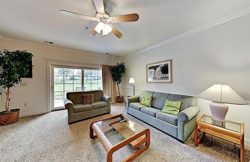 Central Myrtle Beach Apartamento | Oasis on the Greens