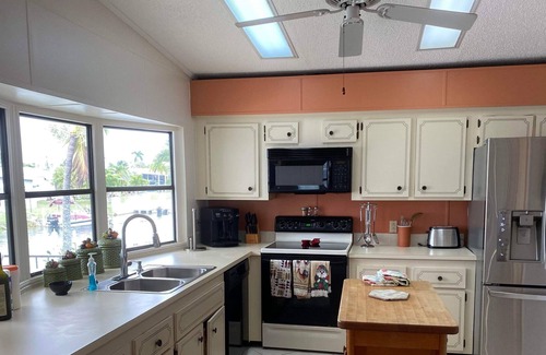 Pembroke Park Casa | Oasis on the water with amazing view