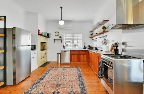 Orange Casa | Oasis on Warrendine, Sleek & Stylish, Free Wi-Fi