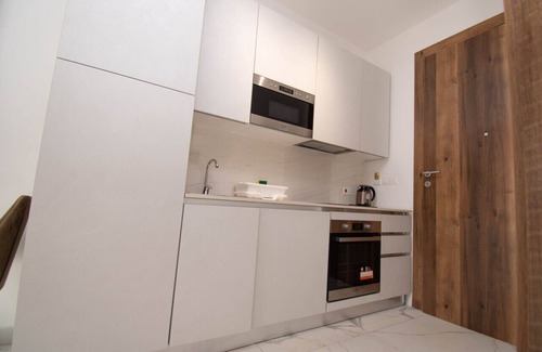 Labadi Apartamento | Oasis Retreat at 233 Boulevard