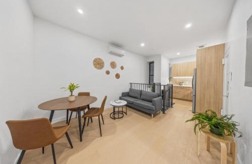 Central Park South Apartamento | Oasis Room at a Shared Apartment by Times Square